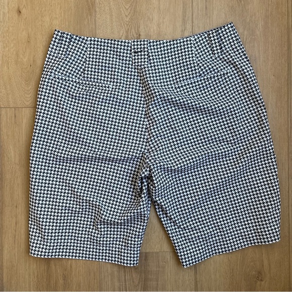 Nike Golf Women’s Shorts - Picture 5 of 7